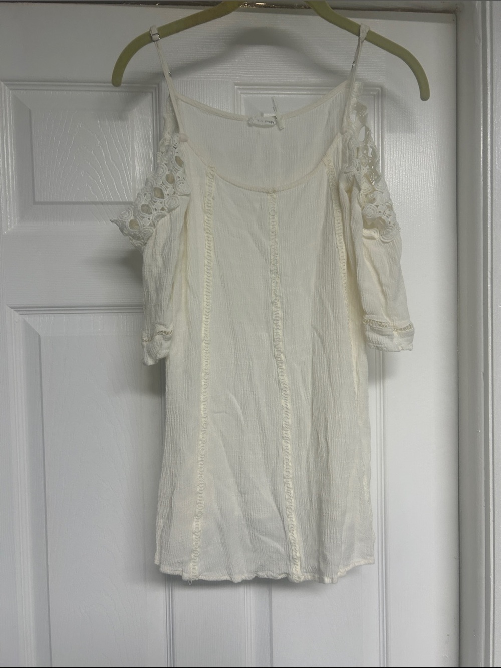 Women’s Cream Cold-Shoulder Crochet-Trim Camisole Top